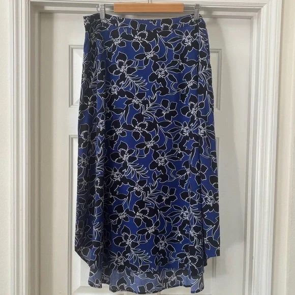 NWT Tommy Bahama Forte Floral Midi Skirt Size 16 Blue Black White Rayon - Picture 1 of 15